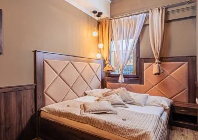 Komló Hotel Gyula Deluxe szoba